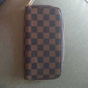Checkered wallet